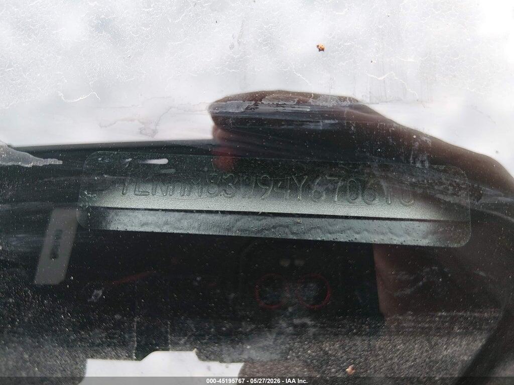 1LNHM83W94Y670610 2004 LINCOLN TOWN CAR photo no. 9