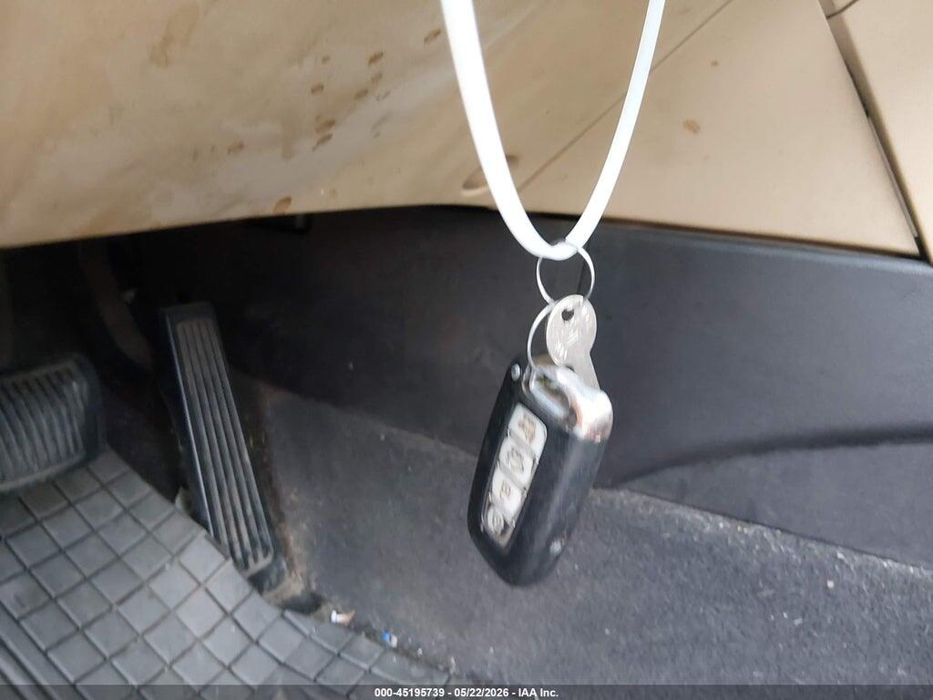 5NPEC4AC5CH422317 2012 HYUNDAI SONATA photo no. 11