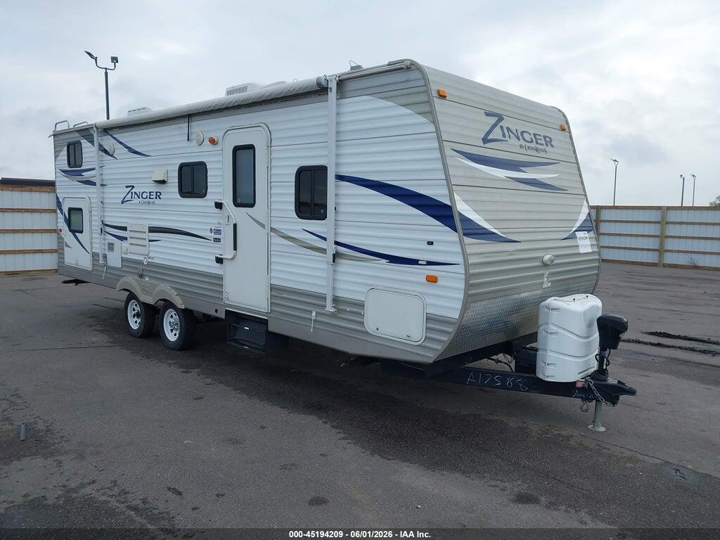 4V0TC2622DA017588 2013 CROSSROADS ZINGER ZT328S photo no. 1