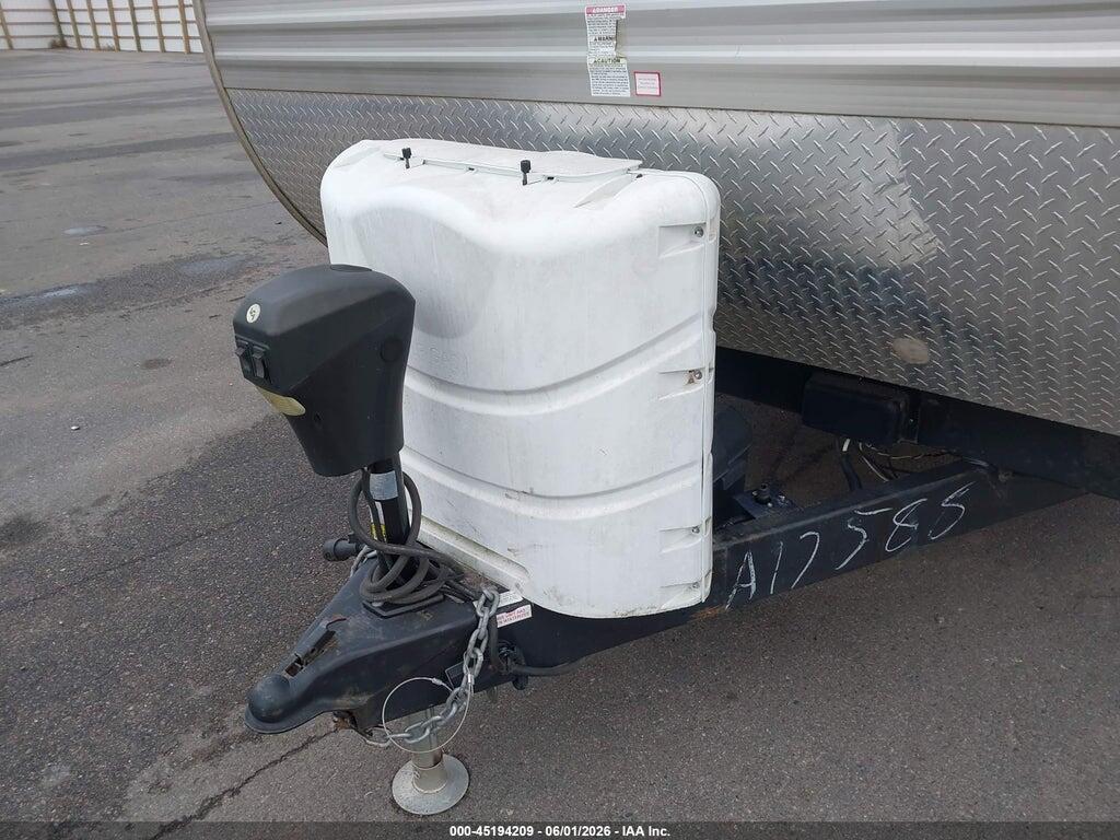 4V0TC2622DA017588 2013 CROSSROADS ZINGER ZT328S photo no. 10