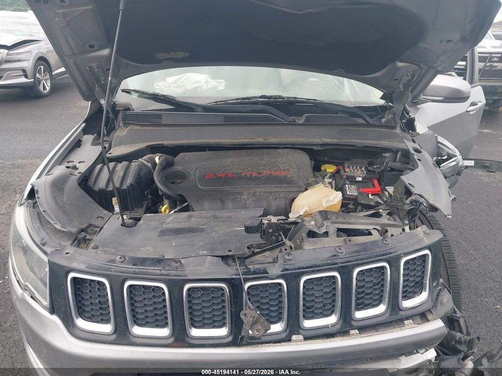3C4NJDCB0JT176042 2018 JEEP COMPASS photo no. 10