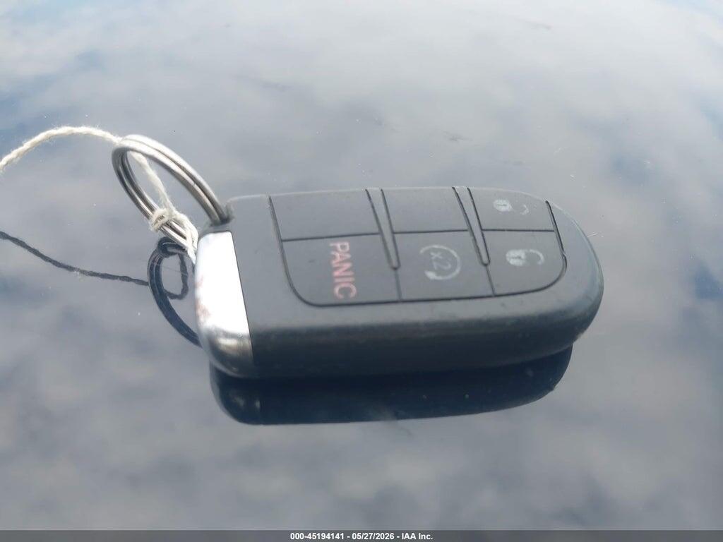 3C4NJDCB0JT176042 2018 JEEP COMPASS photo no. 11
