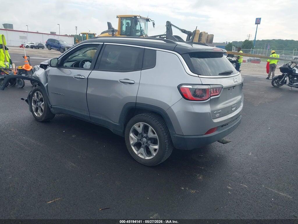 3C4NJDCB0JT176042 2018 JEEP COMPASS photo no. 3
