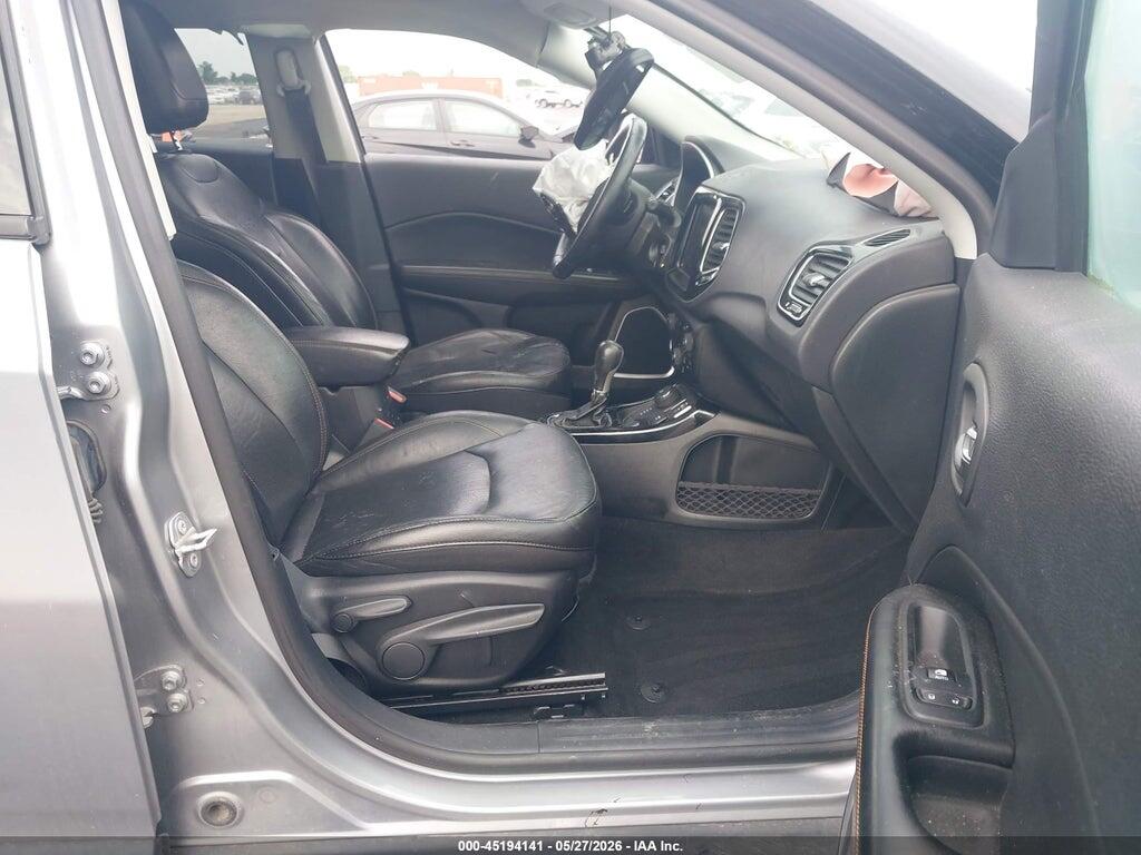 3C4NJDCB0JT176042 2018 JEEP COMPASS photo no. 5