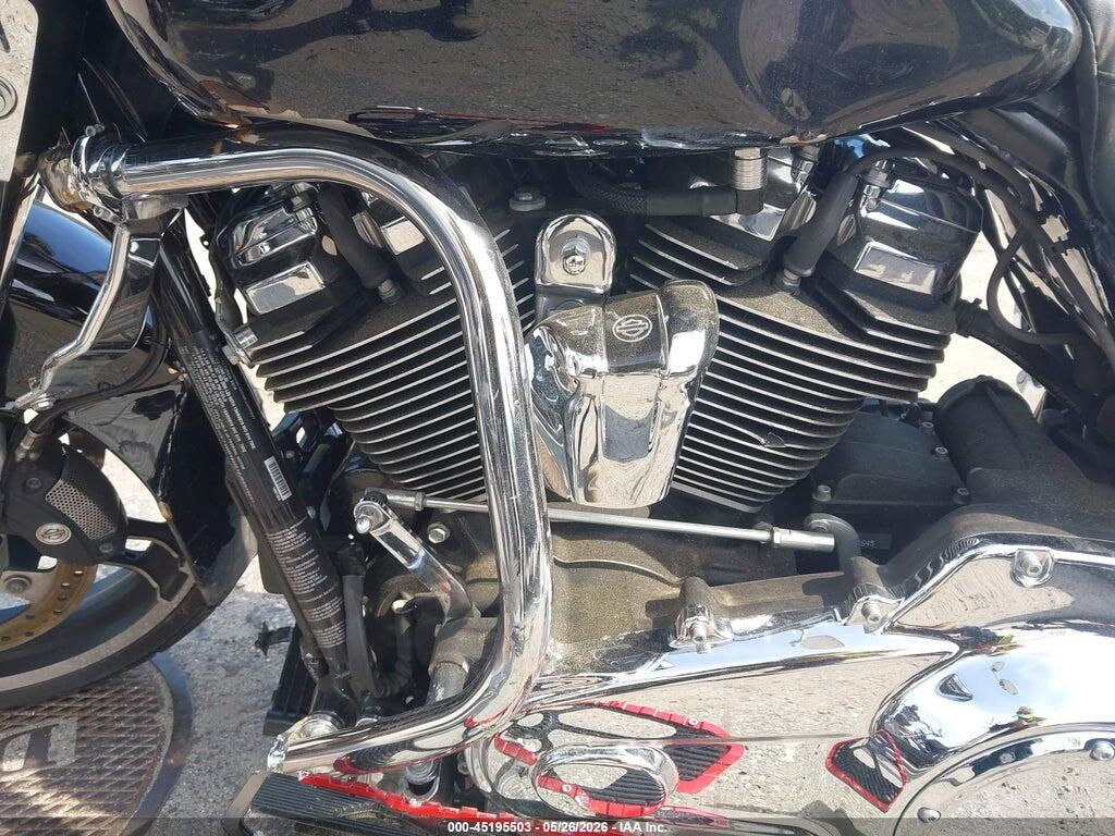 1HD1KHC12JB651927 2018 HARLEY-DAVIDSON FLTRX photo no. 9