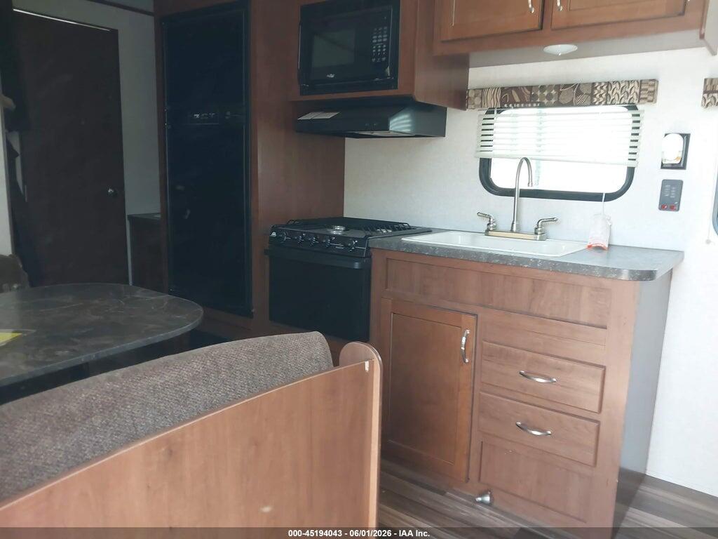 1UJBJ0BN6H17V2001 2017 JAYCO JAY FLIGHT SLX 264BHW TRAVEL TRAILER photo no. 8