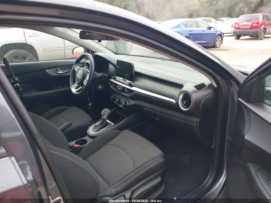 3KPF24AD7PE594990 2023 KIA FORTE photo no. 5