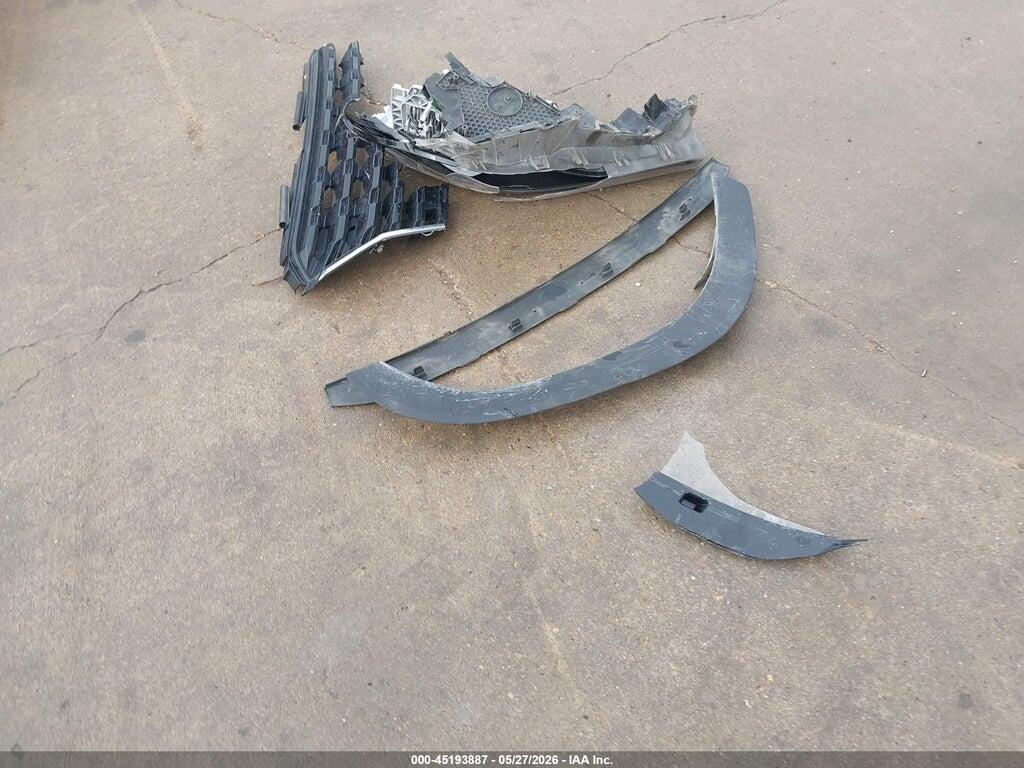 7MUEAAAG0NV017007 2022 TOYOTA COROLLA CROSS photo no. 12