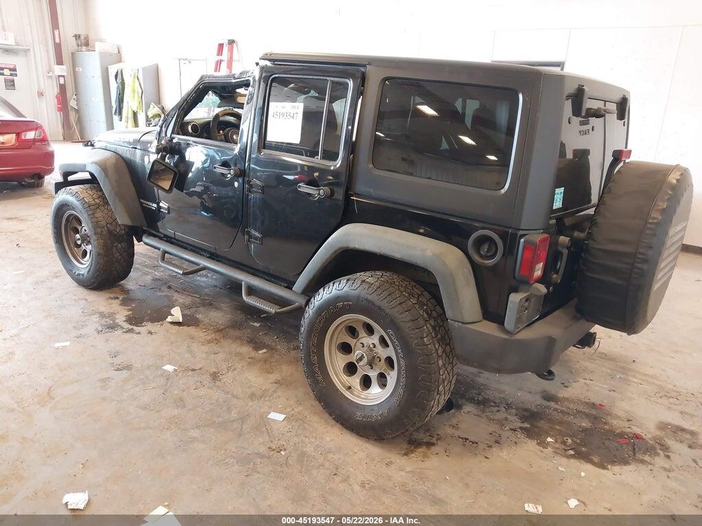 1J4BA6H14BL633733 2011 JEEP WRANGLER UNLIMITED photo no. 3