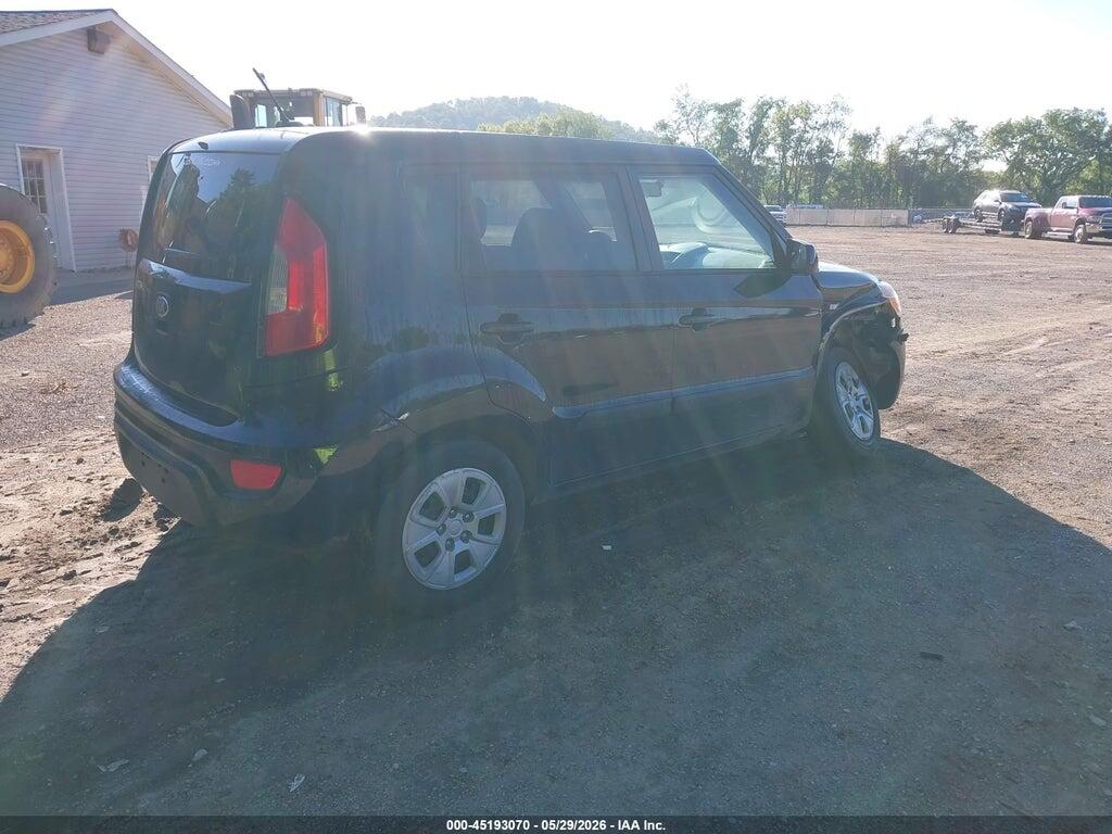KNDJT2A51D7503986 2013 KIA SOUL photo no. 4