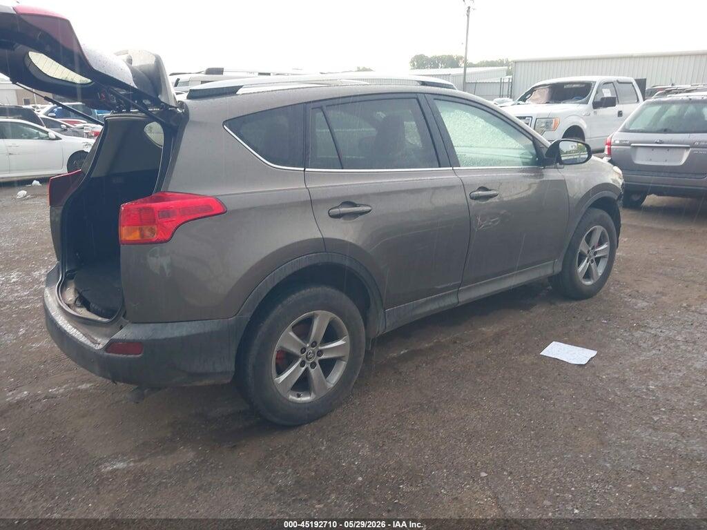 2T3WFREV7FW182219 2015 TOYOTA RAV4 photo no. 4