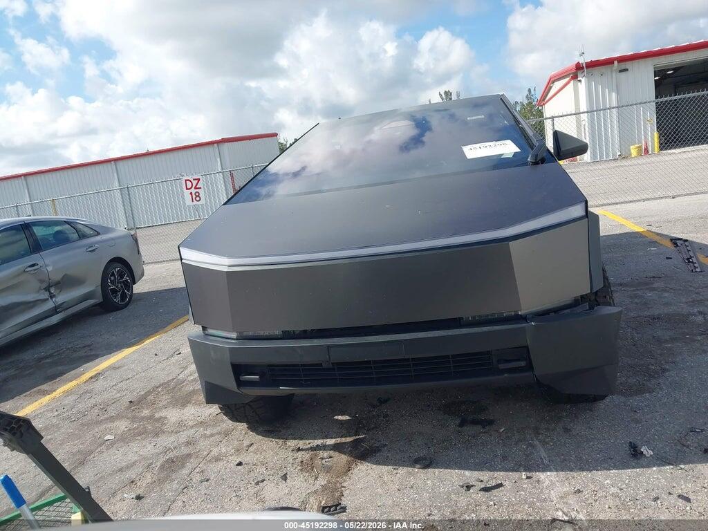 7G2CEHED0RA055582 2024 TESLA CYBERTRUCK photo no. 10