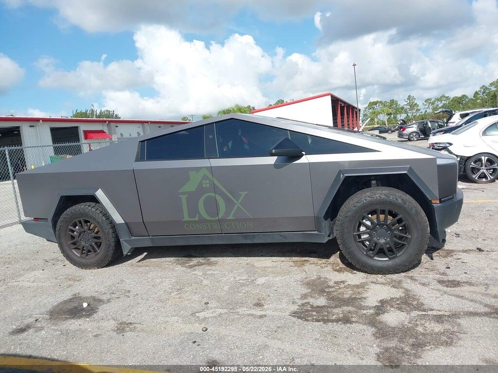 7G2CEHED0RA055582 2024 TESLA CYBERTRUCK photo no. 11