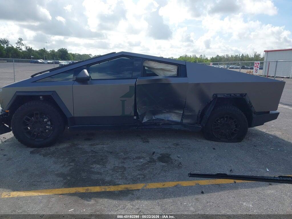 7G2CEHED0RA055582 2024 TESLA CYBERTRUCK photo no. 12