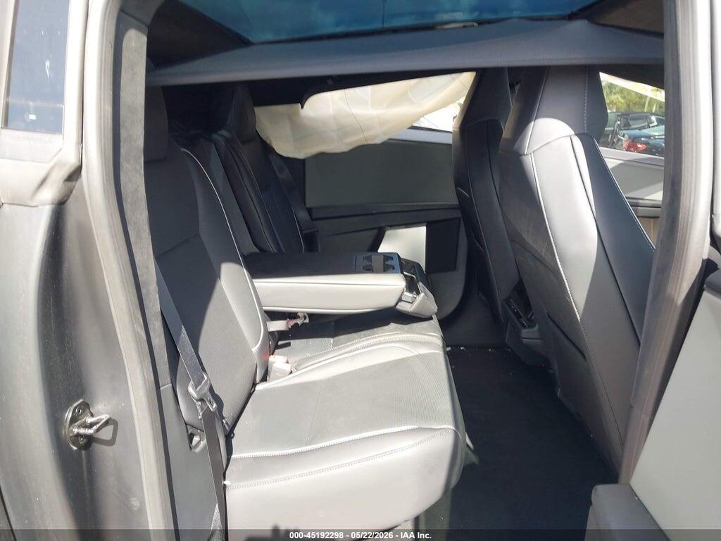 7G2CEHED0RA055582 2024 TESLA CYBERTRUCK photo no. 8
