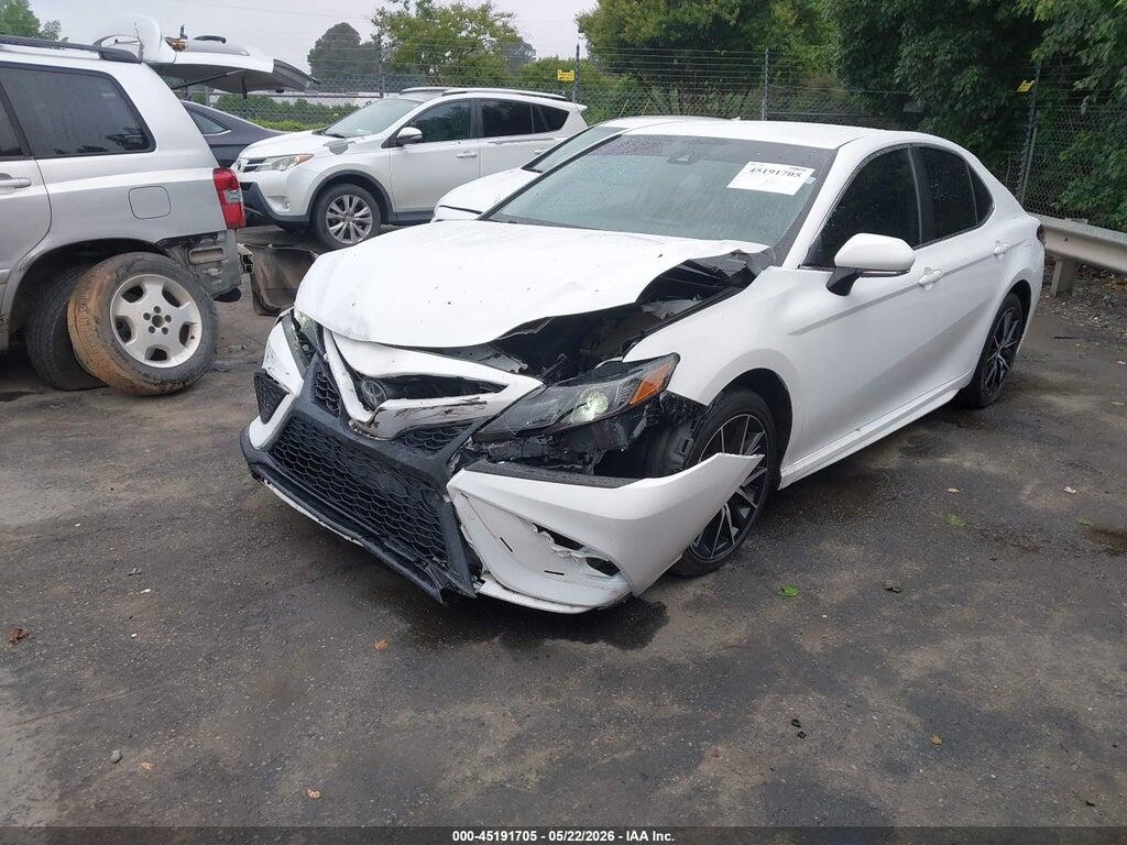 4T1G11AKXNU653724 2022 TOYOTA CAMRY photo no. 2