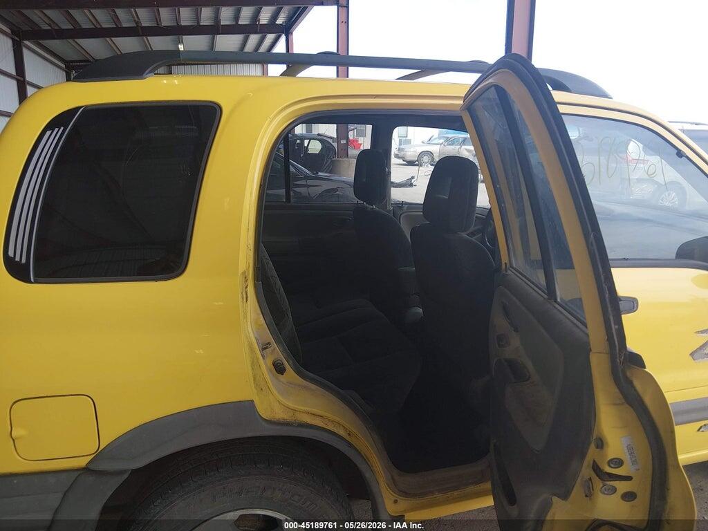 2CNBJ734936936574 2003 CHEVROLET TRACKER photo no. 8