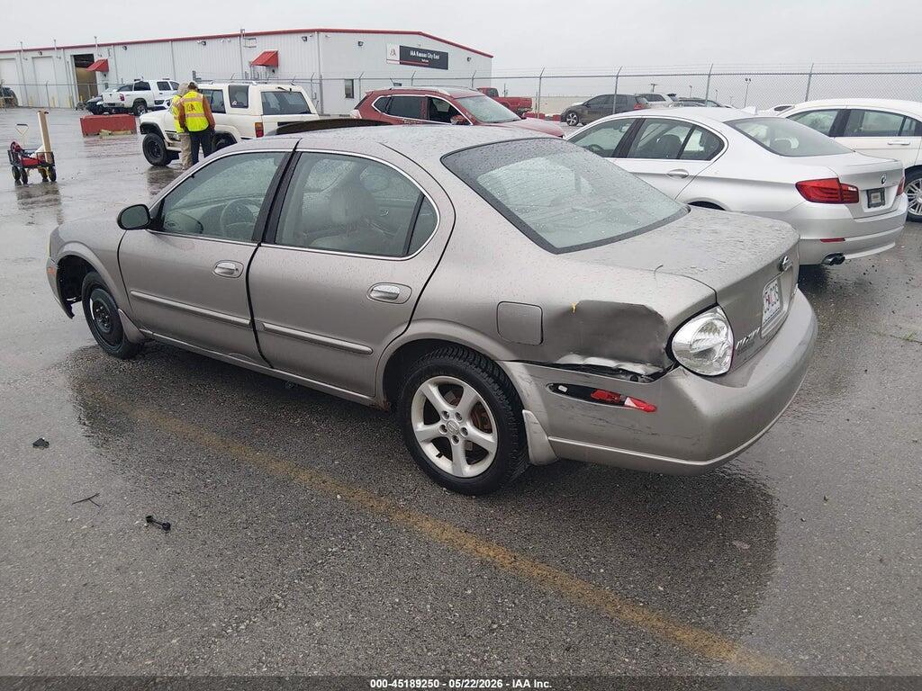 JN1CA31A01T314429 2001 NISSAN MAXIMA photo no. 3