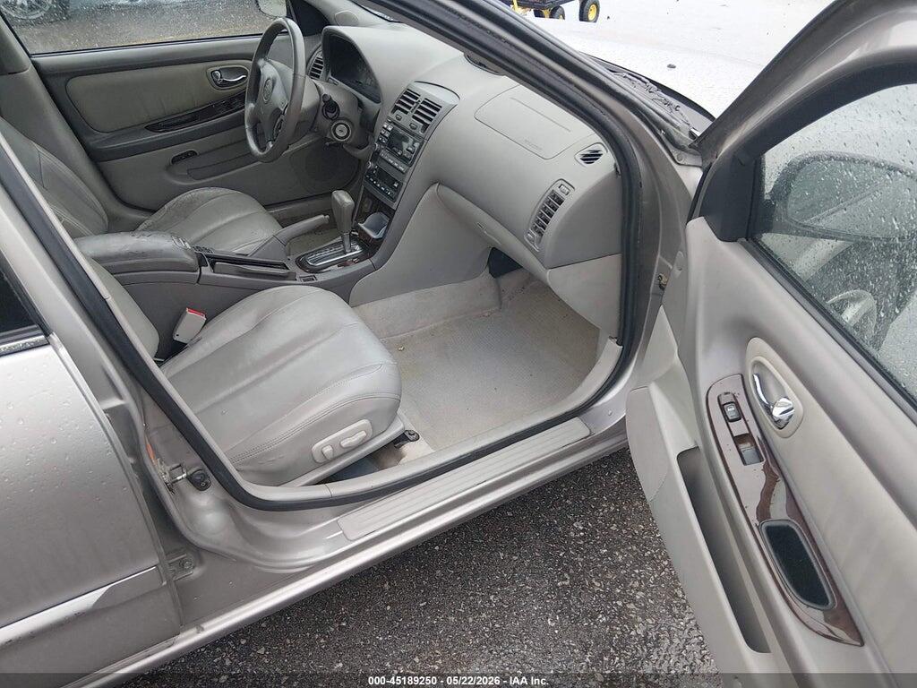 JN1CA31A01T314429 2001 NISSAN MAXIMA photo no. 5