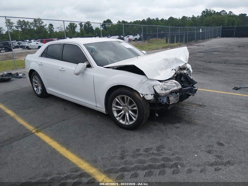 2C3CCAAGXHH512012 2017 CHRYSLER 300 photo no. 1