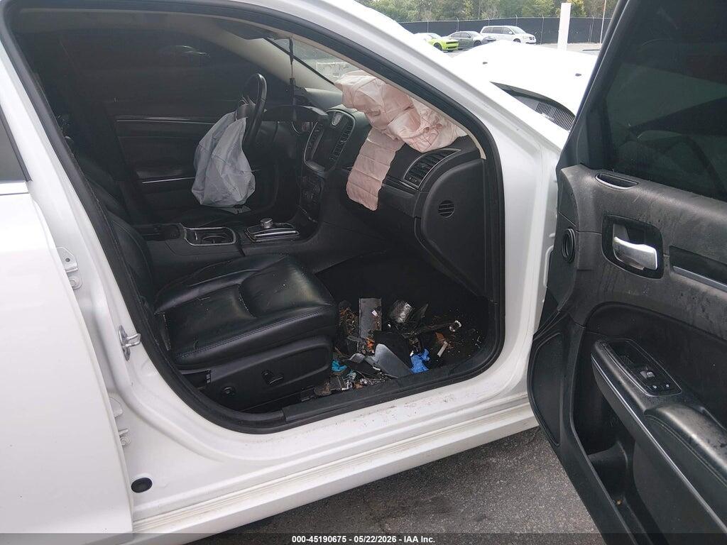 2C3CCAAGXHH512012 2017 CHRYSLER 300 photo no. 5