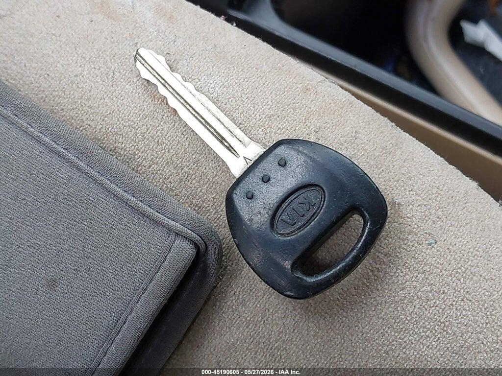 KNDMB233586202497 2008 KIA SEDONA photo no. 11
