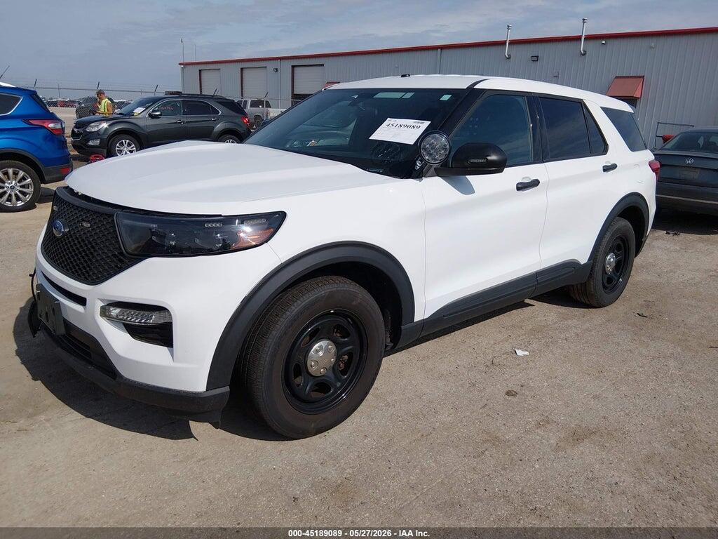 1FM5K8AB0PGB11157 2023 FORD POLICE INTERCEPTOR UTILITY photo no. 2