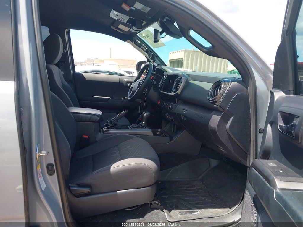 3TMAZ5CN0JM057537 2018 TOYOTA TACOMA photo no. 5