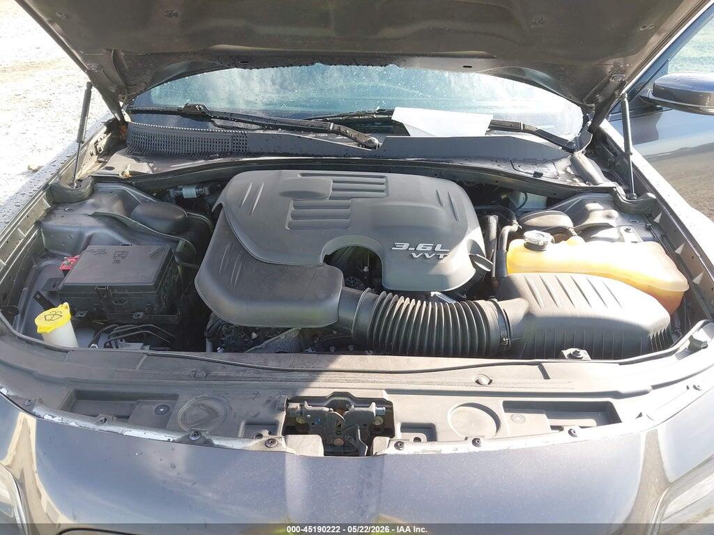 2C3CCABG8JH326070 2018 CHRYSLER 300 photo no. 10