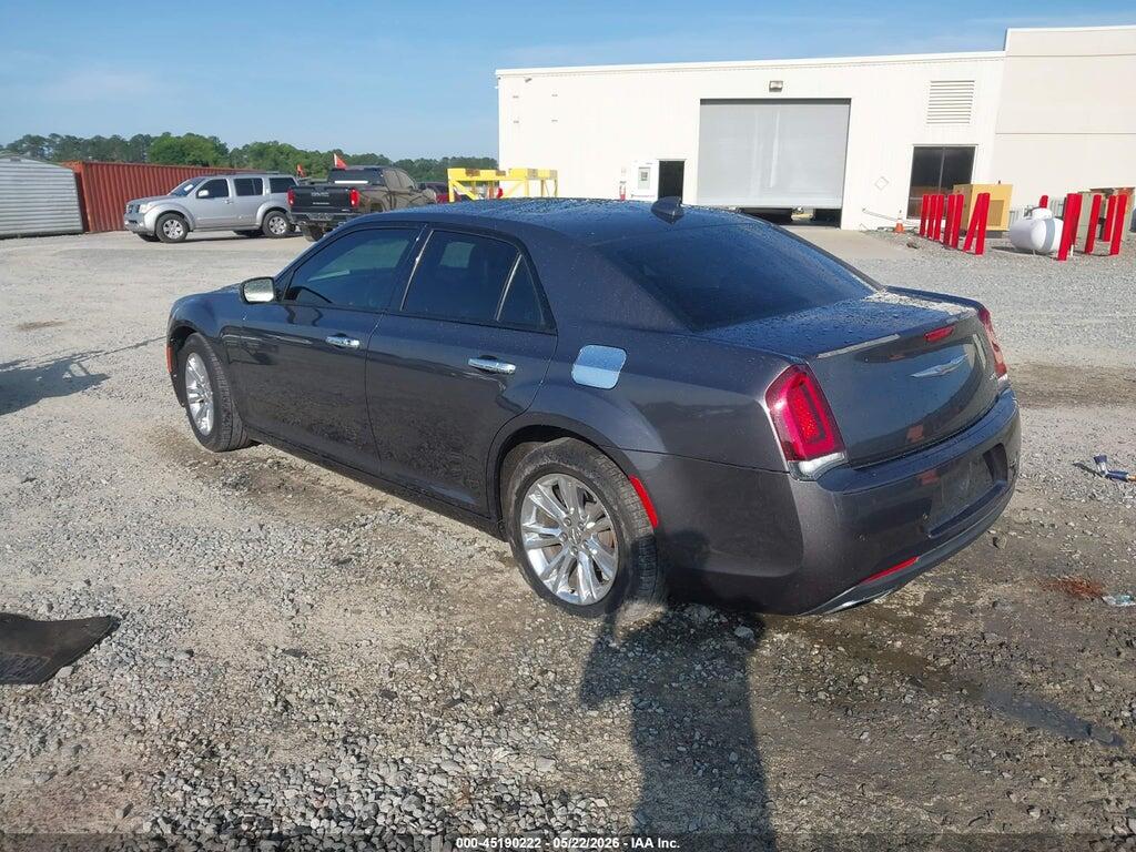 2C3CCABG8JH326070 2018 CHRYSLER 300 photo no. 3