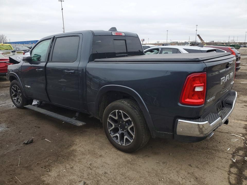 2026 RAM 1500 LARAMIE — Фото 2 из 14