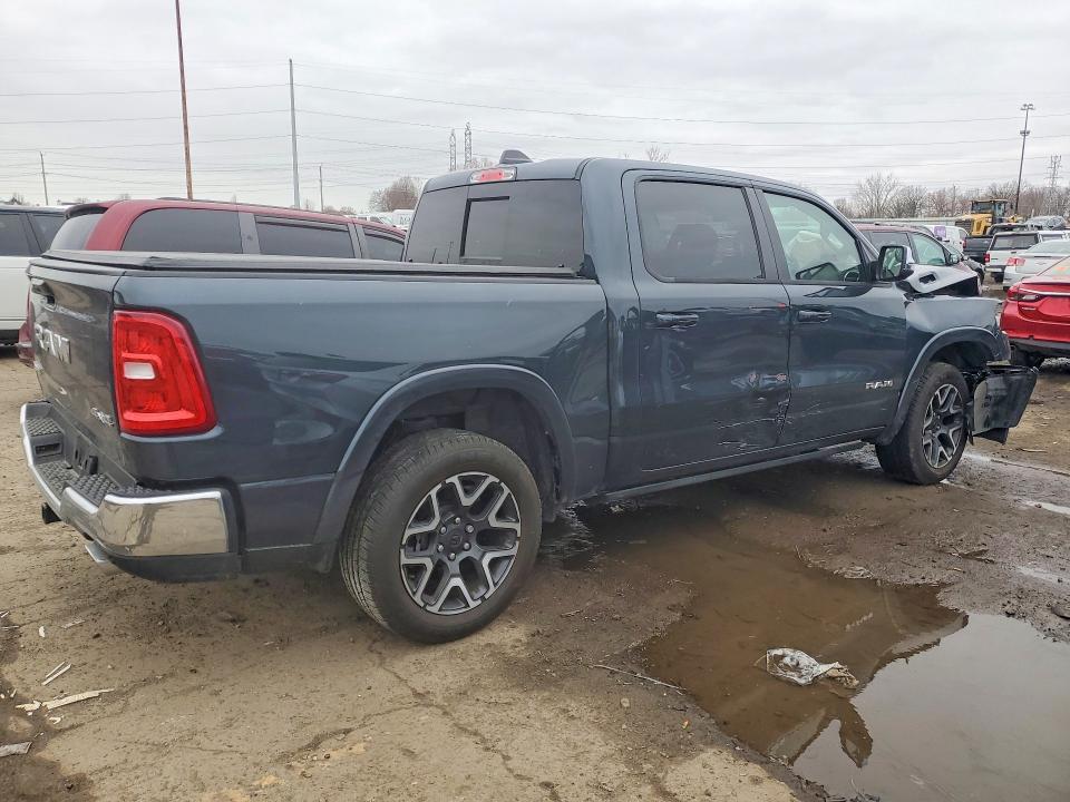 2026 RAM 1500 LARAMIE — Фото 3 из 14