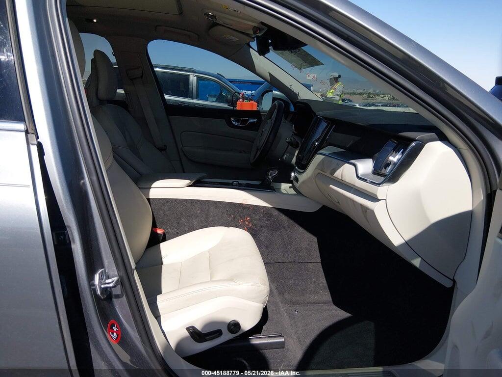 LYVA22RK5JB118290 2018 VOLVO XC60 photo no. 5