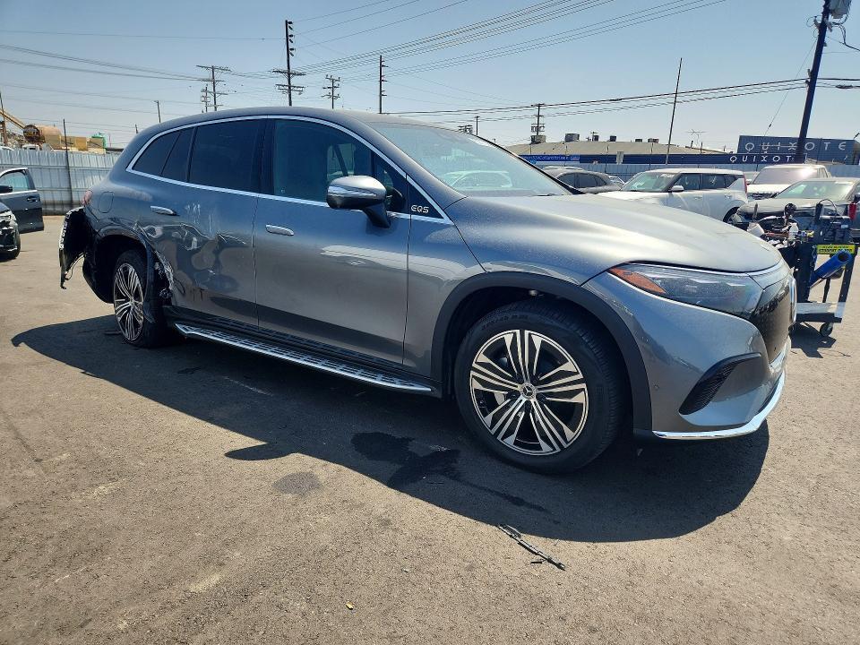 2023 MERCEDES-BENZ EQS SUV 450 4MATIC — Фото 4 из 13