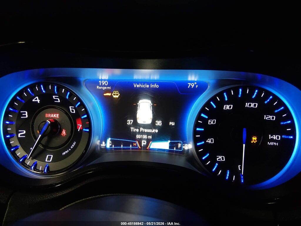 2C3CCABG7HH599687 2017 CHRYSLER 300 photo no. 7