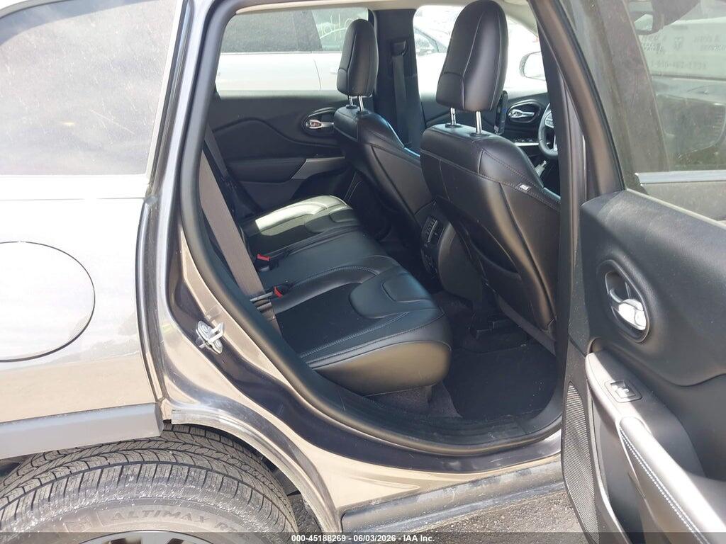 1C4PJMLB0KD108422 2019 JEEP CHEROKEE photo no. 8