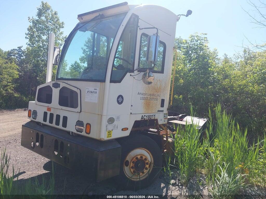 516H4GF24KH228624 2019 AUTOCAR LLC XSPOTTER-ON photo no. 2