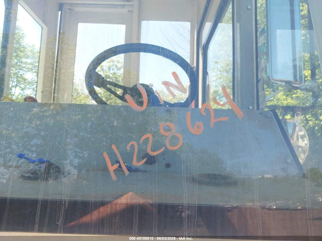 516H4GF24KH228624 2019 AUTOCAR LLC XSPOTTER-ON photo no. 8