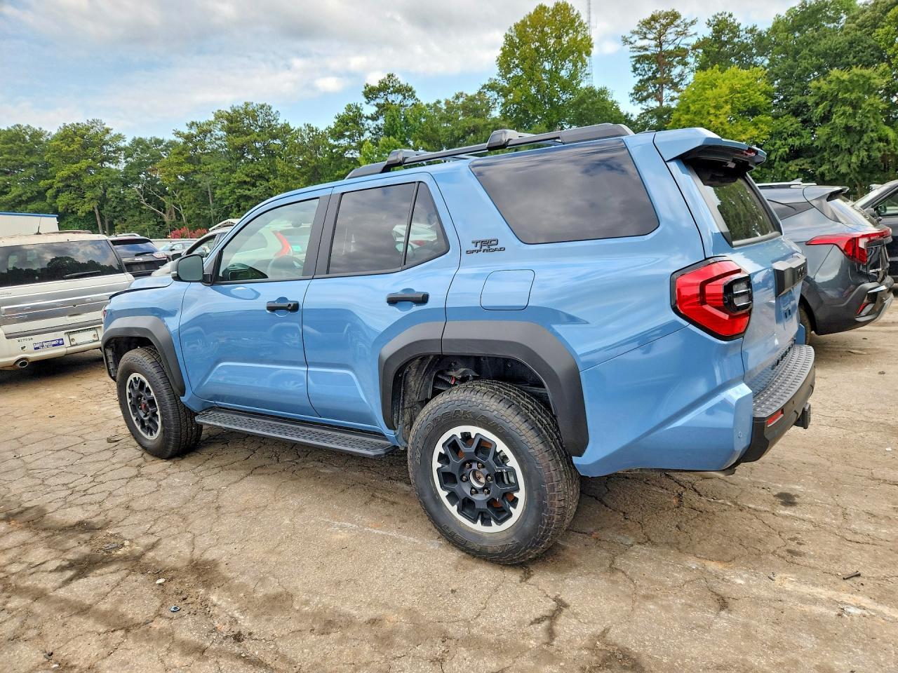 2026 TOYOTA 4RUNNER TRD OFF-ROAD — Фото 2 из 12