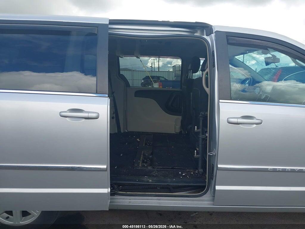 2A4RR5DG8BR723468 2011 CHRYSLER TOWN & COUNTRY photo no. 8