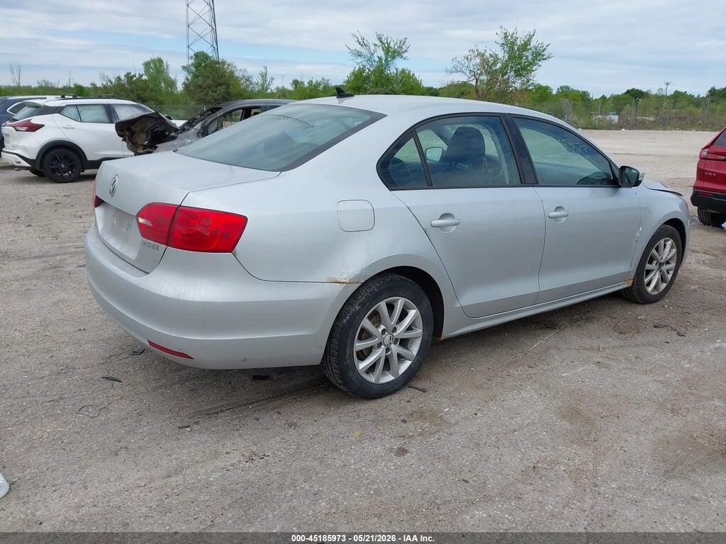 3VWDX7AJXBM303541 2011 VOLKSWAGEN JETTA photo no. 4