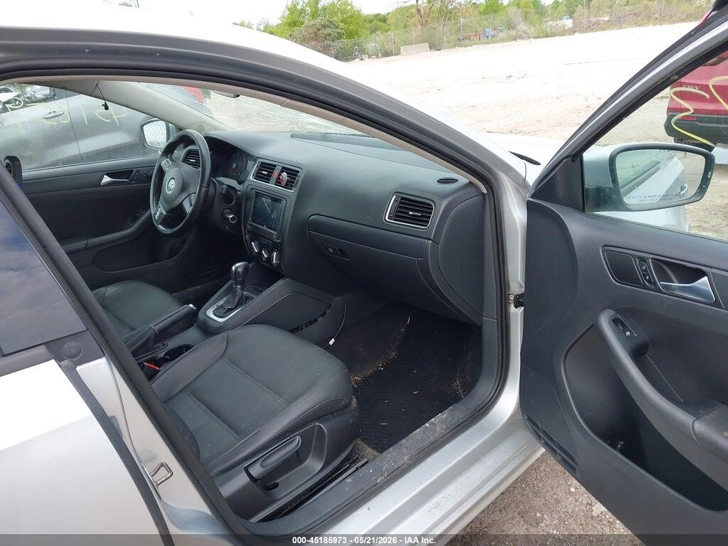3VWDX7AJXBM303541 2011 VOLKSWAGEN JETTA photo no. 5