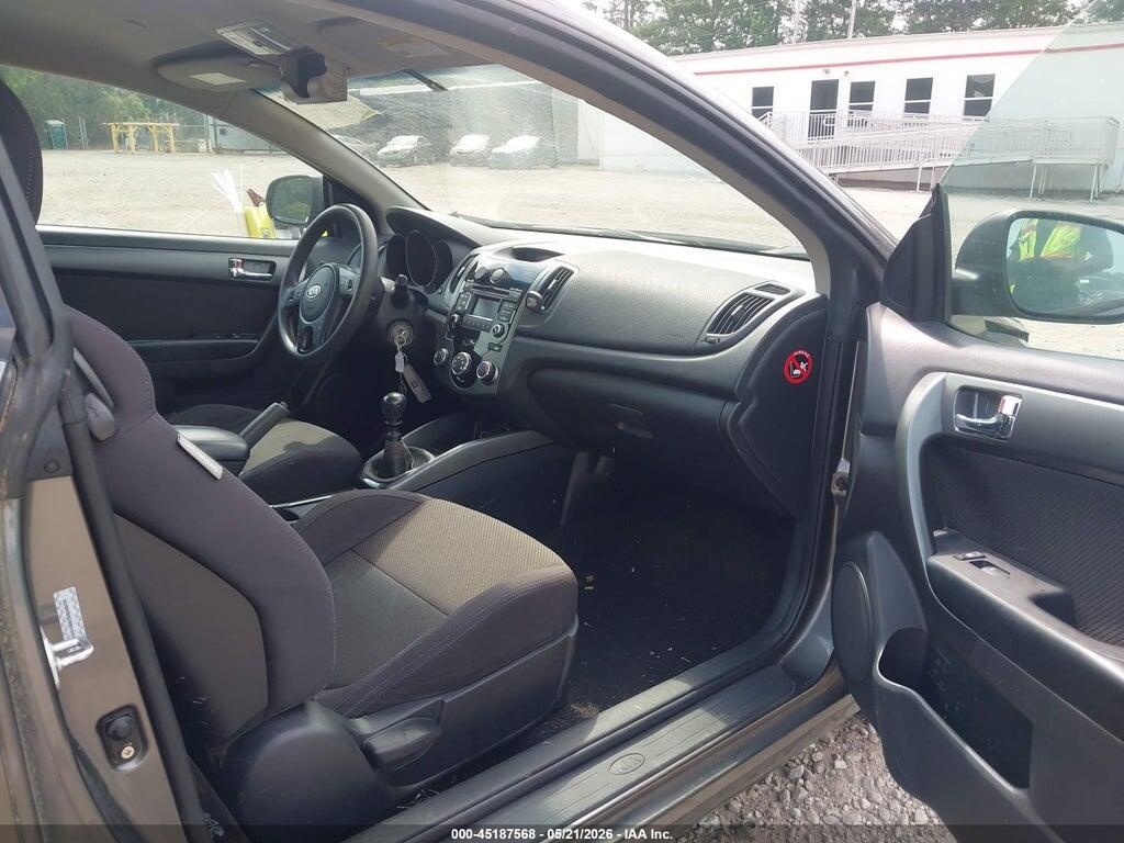 KNAFU6A23D5743128 2013 KIA FORTE KOUP photo no. 5