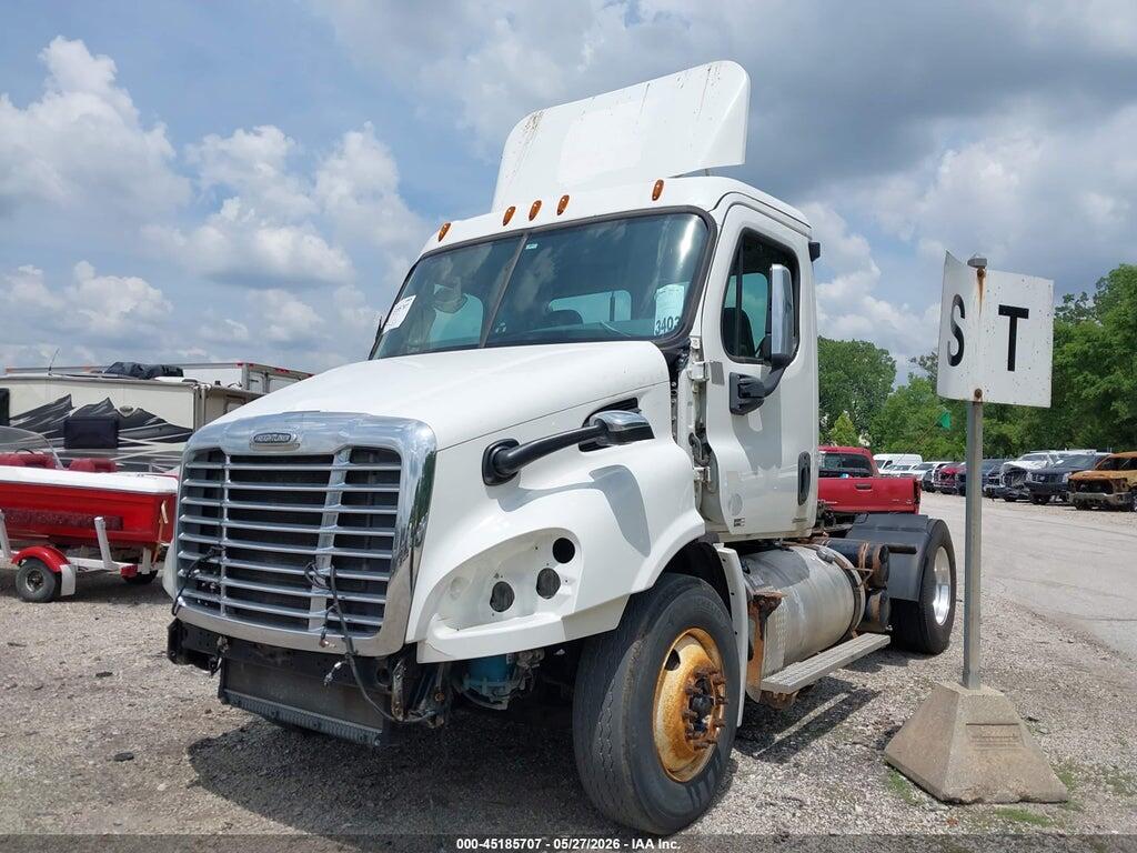 1FUBGADV2CSBS4923 2012 FREIGHTLINER CASCADIA 113 photo no. 2