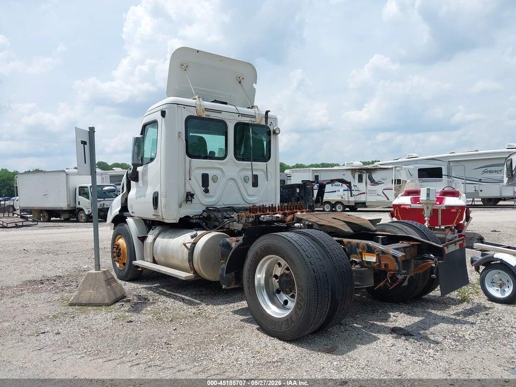 1FUBGADV2CSBS4923 2012 FREIGHTLINER CASCADIA 113 photo no. 3