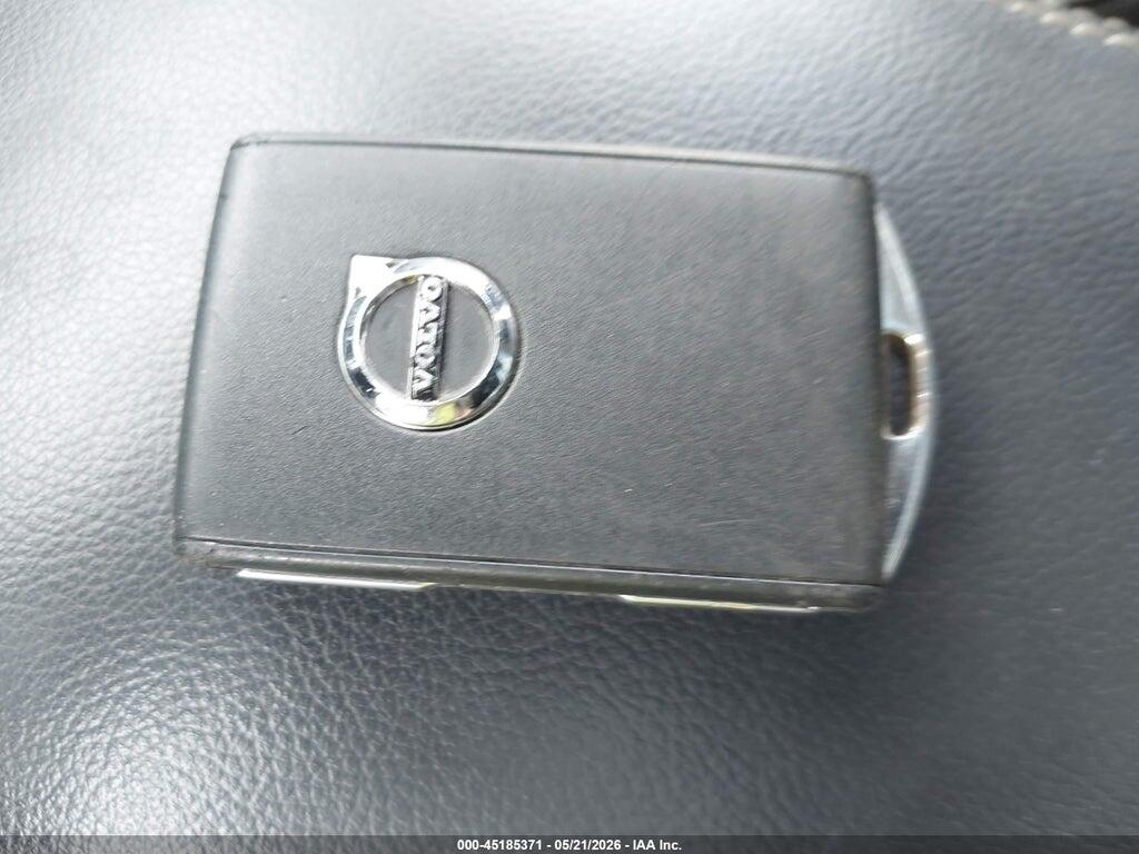 YV4162UK0M2542927 2021 VOLVO XC40 photo no. 11