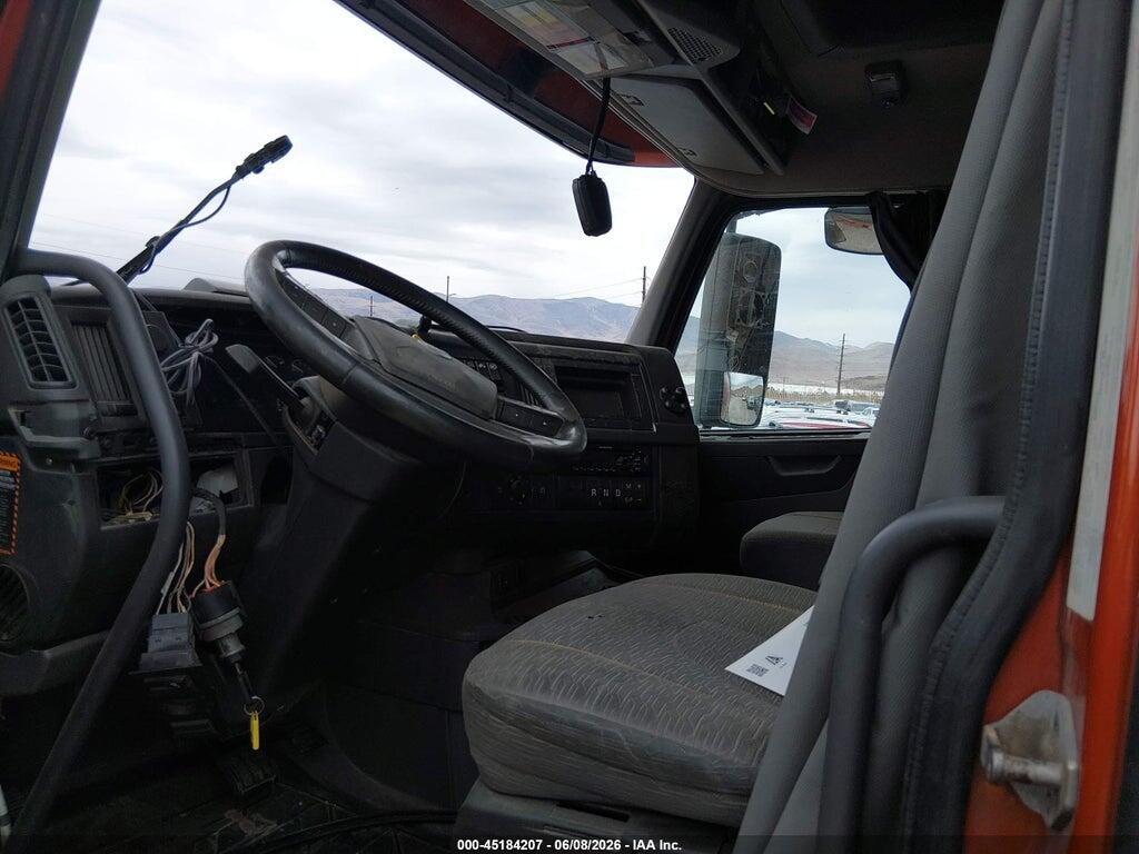 4V4NC9EH7KN209746 2019 VOLVO VNL photo no. 6
