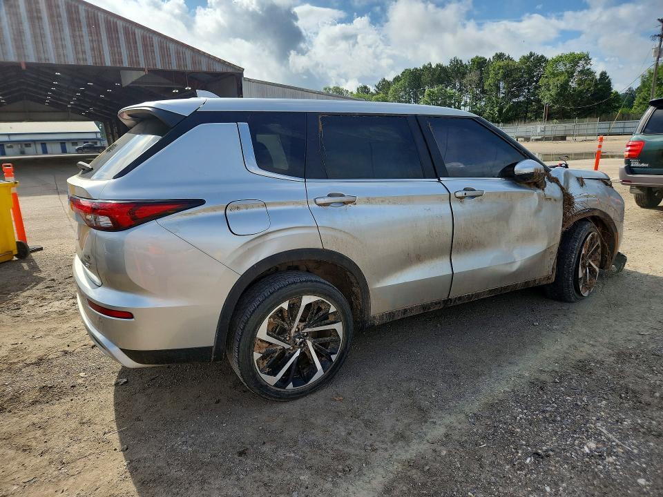 2023 MITSUBISHI OUTLANDER SE — Фото 3 из 12
