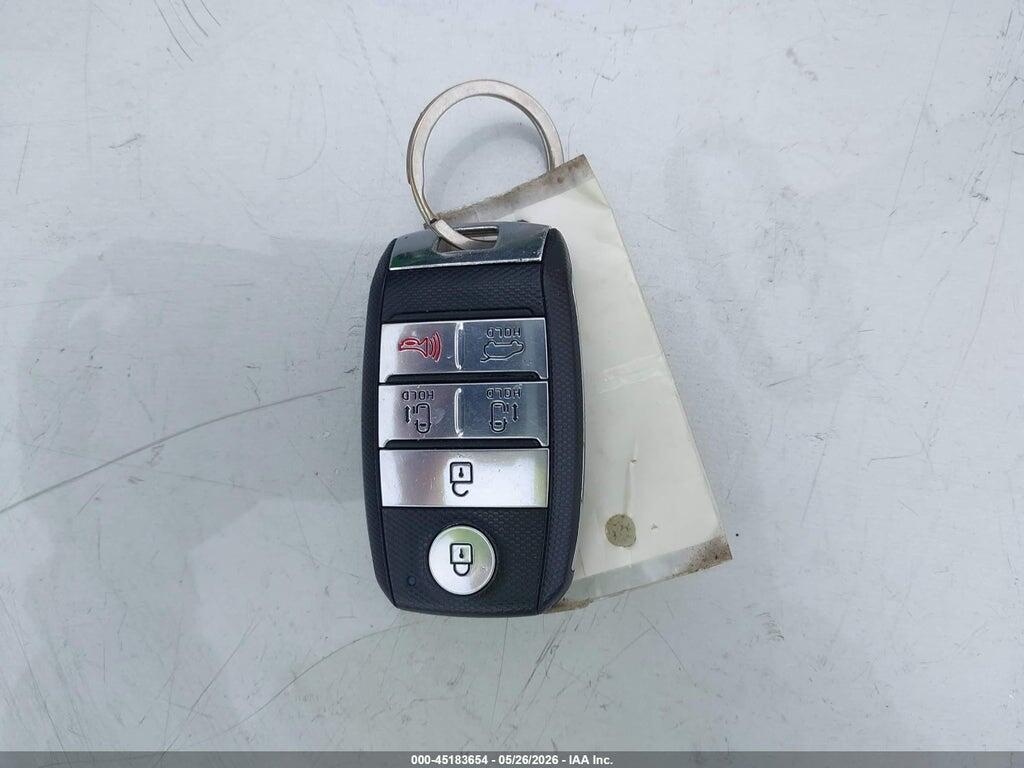 KNDMC5C14H6325415 2017 KIA SEDONA photo no. 11