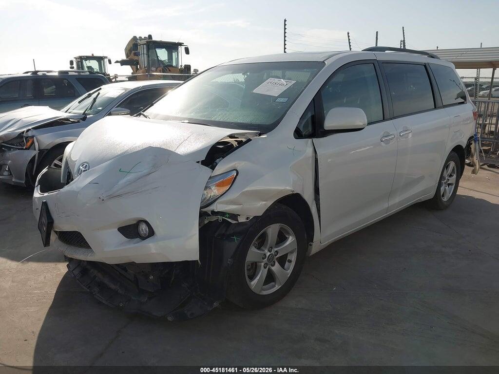5TDYZ3DC7HS848433 2017 TOYOTA SIENNA photo no. 2